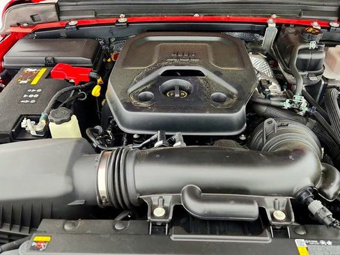 Used 2025 Jeep Wrangler Unlimited Sahara w/ Safety Group AWD/4WD image 26