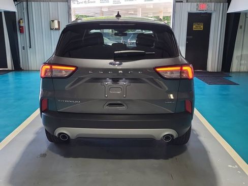 Used 2022 Ford Escape Titanium AWD/4WD image 9