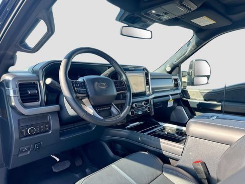 Used 2025 Ford F450 Platinum w/ FX4 Off-Road Package AWD/4WD image 6