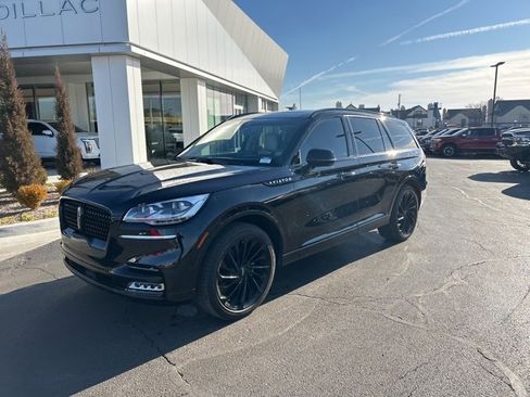 Used 2023 Lincoln Aviator Black Label w/ Jet Package image 2
