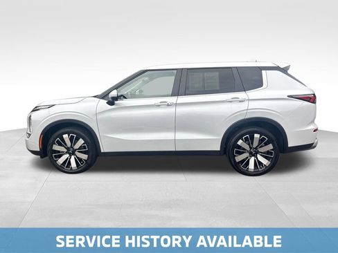 Used 2025 Mitsubishi Outlander SE FWD image 3