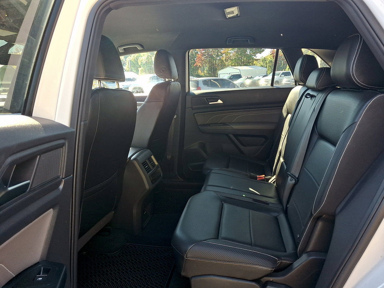 Used 2021 Volkswagen Atlas Cross Sport SE w/ V6 Towing Package FWD image 11