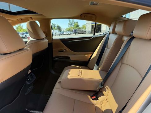 Used 2025 Lexus ES 350 w/ Premium Package FWD image 18