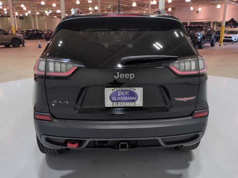 Used 2019 Jeep Cherokee Trailhawk w/ Cold Weather Group AWD/4WD image 4