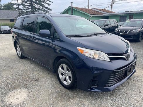 Used 2020 Toyota Sienna LE FWD image 4