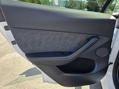 Used 2023 Tesla Model Y AWD image 19