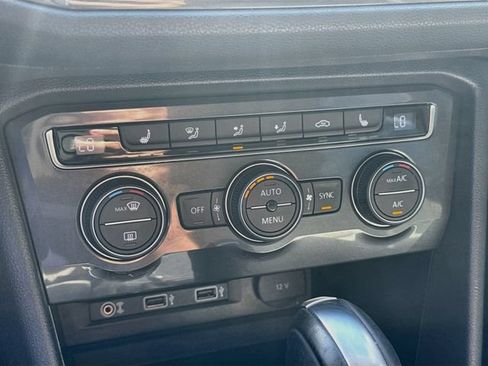Used 2018 Volkswagen Tiguan SE w/ Panoramic Sunroof Package AWD/4WD image 21