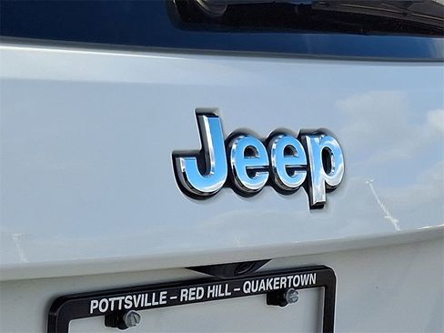 Used 2022 Jeep Grand Cherokee Limited image 32