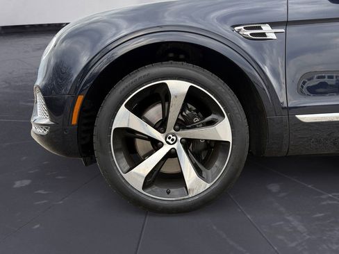 Used 2019 Bentley Bentayga image 14