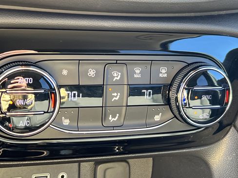 Used 2022 Buick Encore GX Select image 34