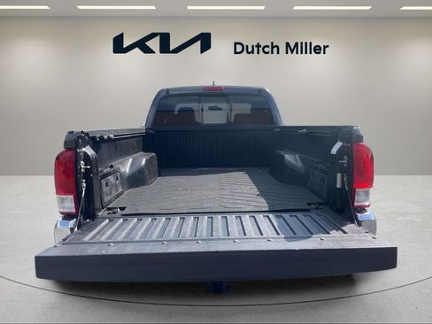 Used 2016 Toyota Tacoma SR5 RWD image 4