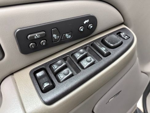 Used 2005 Chevrolet Tahoe Z71 w/ Preferred Equipment Group AWD/4WD image 15