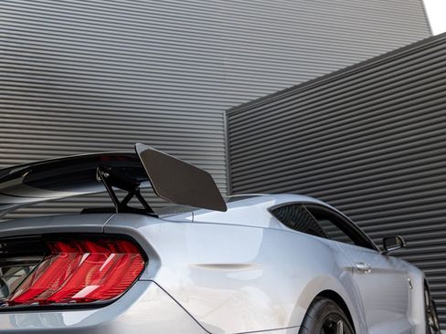 Used 2022 Ford Mustang Shelby GT500 w/ Carbon Fiber Track Pack RWD image 34