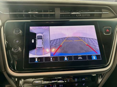 Used 2022 Chevrolet Bolt LT w/ Infotainment Package FWD image 22
