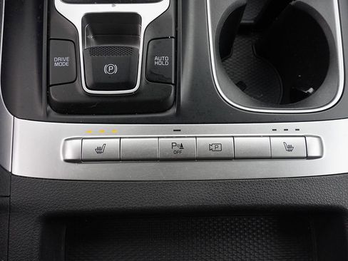 Used 2024 Kia Carnival LX FWD image 48