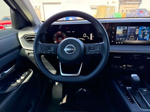 New 2026 Nissan Kicks SV image 13