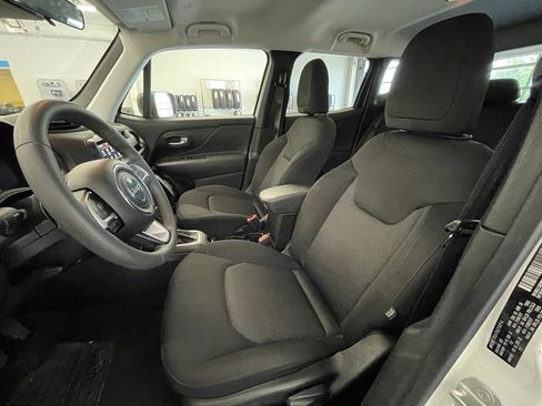 Used 2023 Jeep Renegade Latitude AWD/4WD image 23