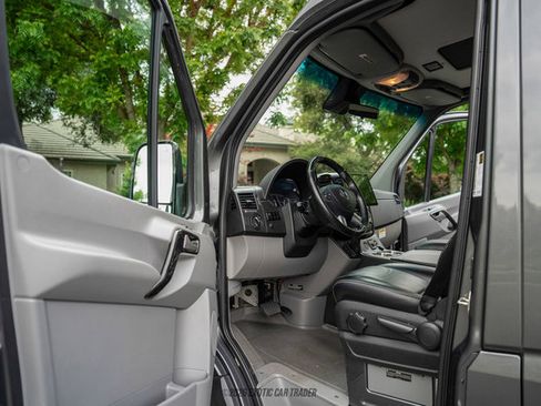 Used 2017 Mercedes-Benz Sprinter 3500 image 20