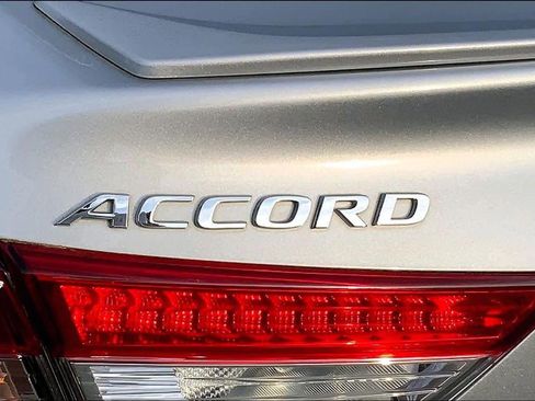 Used 2018 Honda Accord Sport image 30