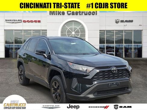Used 2019 Toyota RAV4 LE w/ Carpet Mat Package FWD image 1