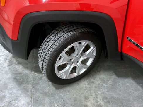 Used 2016 Jeep Renegade Limited image 24