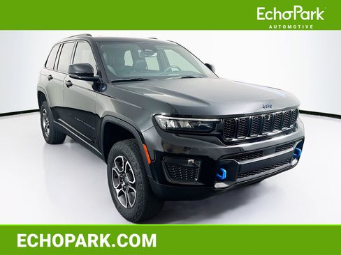 Used 2022 Jeep Grand Cherokee Trailhawk AWD/4WD image 1