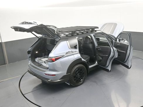 New 2025 Mitsubishi Outlander image 80