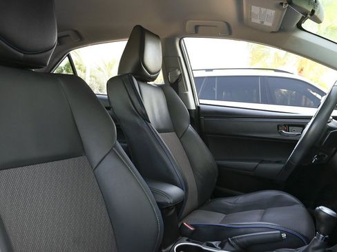 Used 2018 Toyota Corolla SE image 16