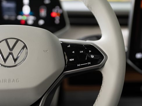 New 2025 Volkswagen ID. Buzz Pro S Plus image 21