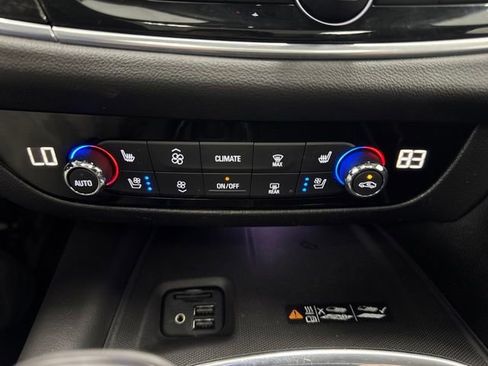 Used 2021 Buick Enclave Avenir w/ Avenir Technology Package AWD/4WD image 18
