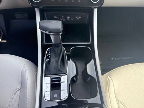 Used 2025 Hyundai Tucson SEL FWD image 18