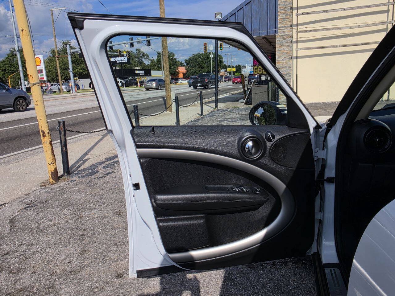 Used 2013 MINI Cooper Countryman FWD image 9