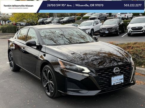 Used 2023 Nissan Altima 2.5 SR w/ SR Premium Package image 1