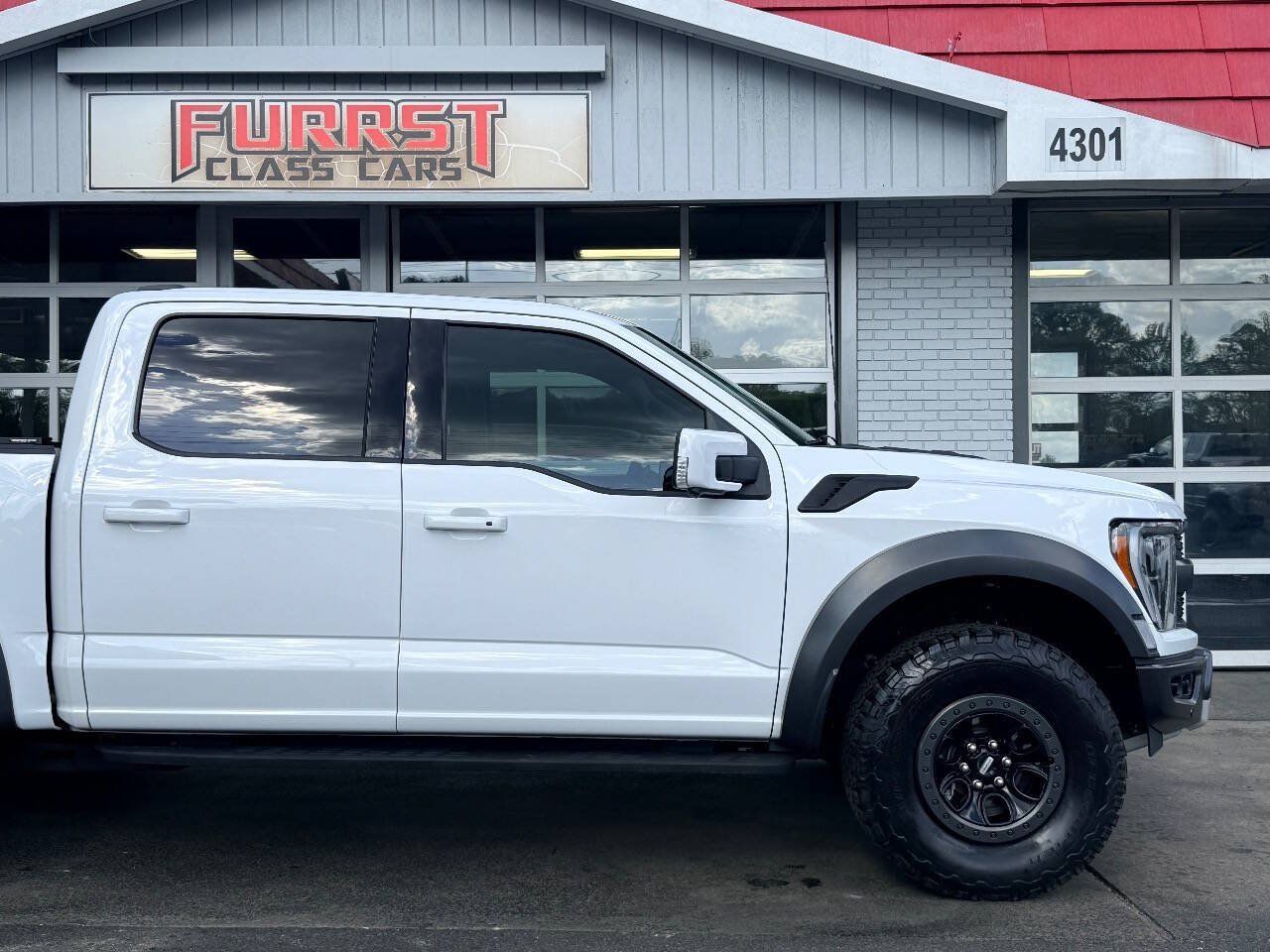 Used 2023 Ford F150 Raptor w/ Raptor Carbon Fiber Package AWD/4WD image 12