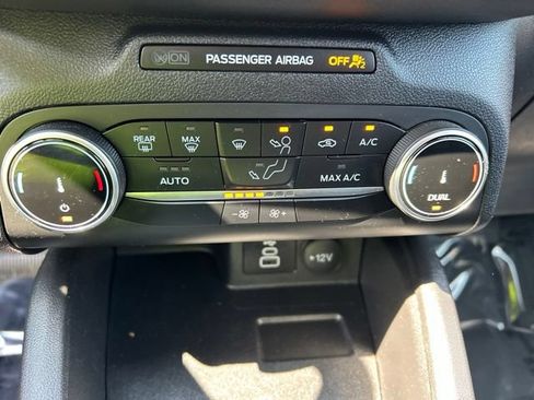 Used 2025 Ford Escape Active AWD/4WD image 17