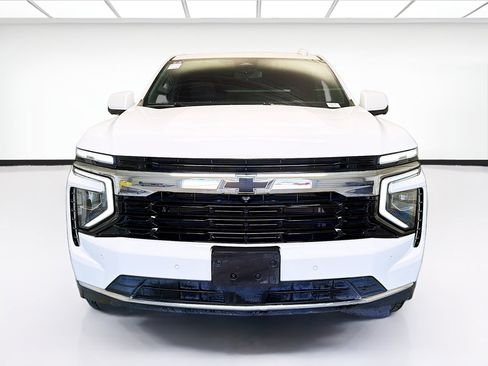 Used 2025 Chevrolet Tahoe LS RWD image 2