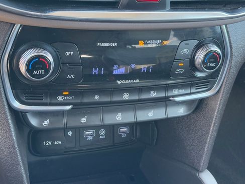 Used 2020 Hyundai Santa Fe Limited image 23