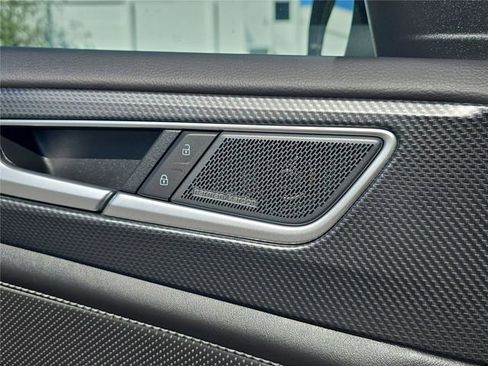 Used 2025 Volkswagen Atlas Cross Sport SEL Premium R-Line image 16