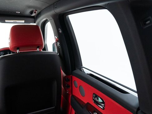 New 2025 Rolls-Royce Cullinan Black Badge w/ Leather Finishing Pack image 34