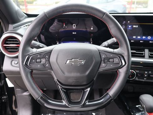 Used 2024 Chevrolet Trax RS w/ Sunroof Package image 46