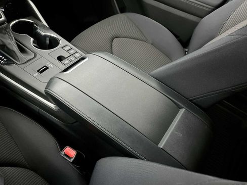 Used 2023 Toyota Highlander LE FWD image 27