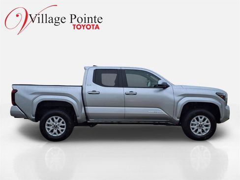 Certified 2025 Toyota Tacoma SR5 image 8