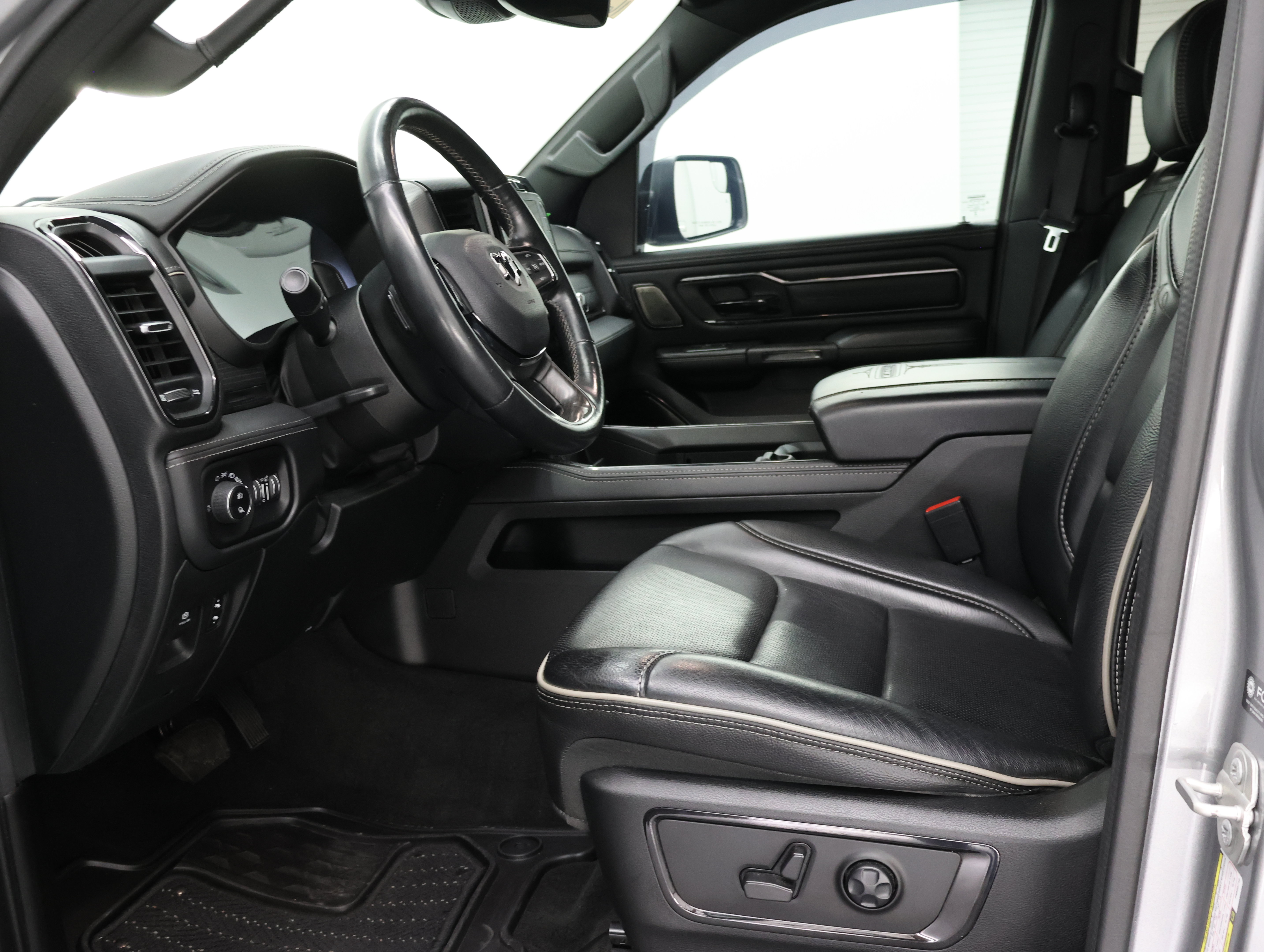 Used 2023 RAM 1500 Limited w/ Night Edition AWD/4WD image 8