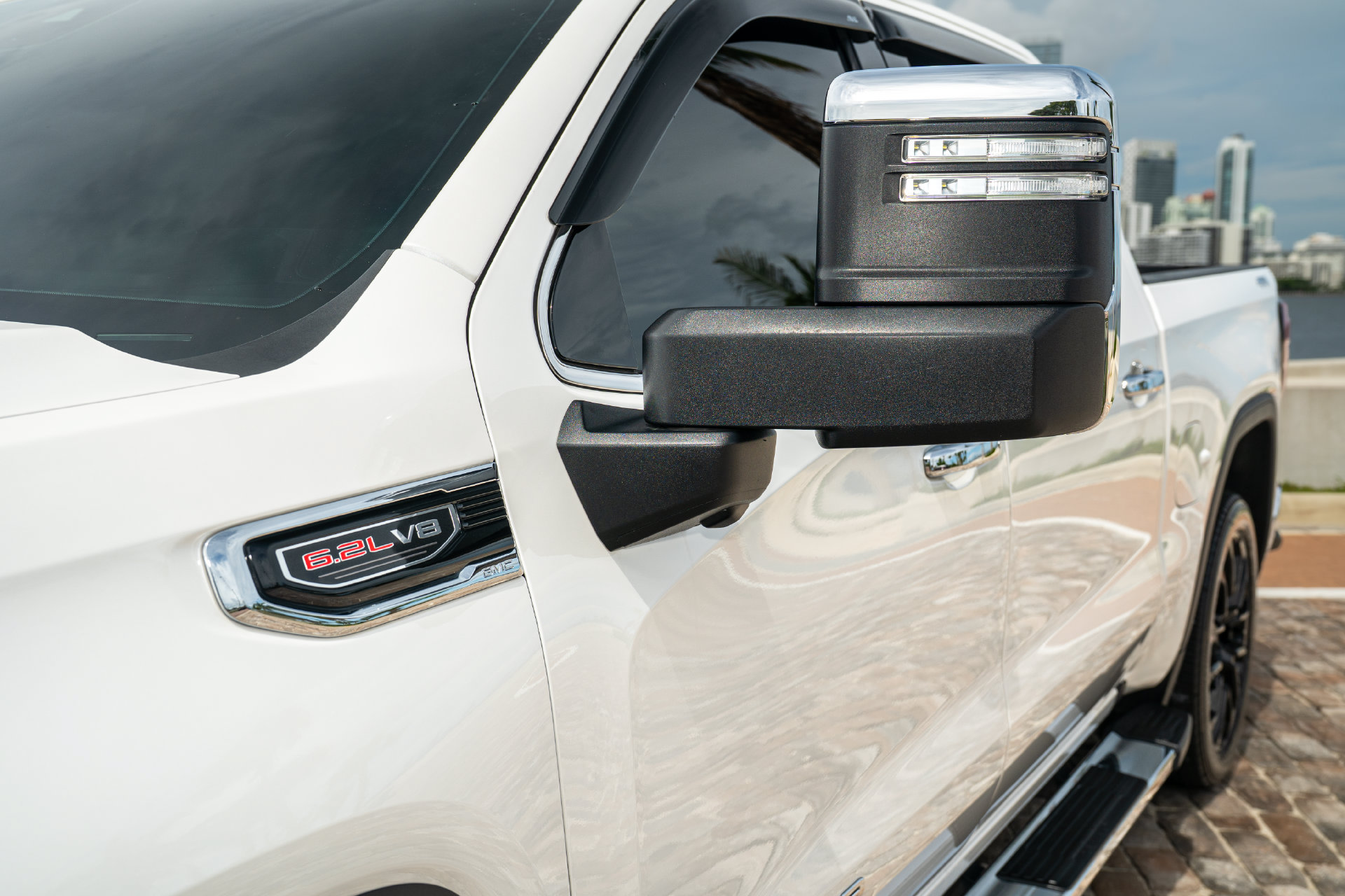 Used 2025 GMC Sierra 1500 SLT w/ SLT Premium Plus Package AWD/4WD image 25