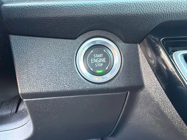 Used 2024 Chevrolet Traverse LT w/ LPO, Floor Liner Package FWD image 20