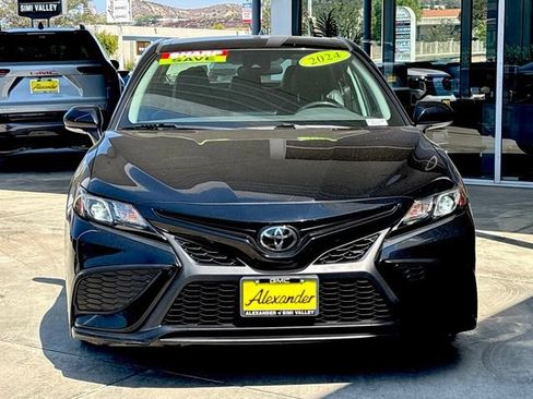 Used 2024 Toyota Camry SE FWD image 9
