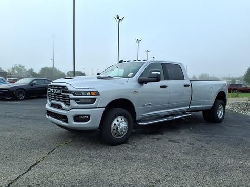 New 2027 RAM 3500 Big Horn AWD/4WD image 3