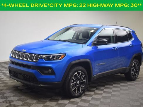 Used 2022 Jeep Compass Latitude AWD/4WD image 3