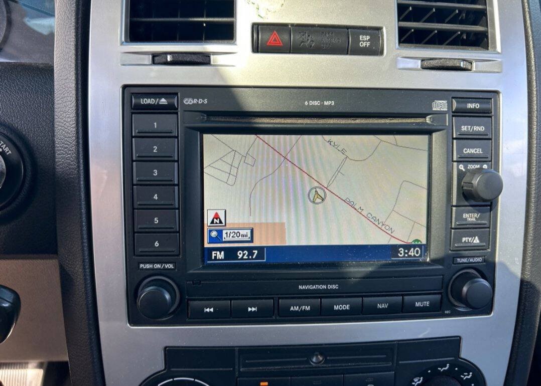 Used 2006 Chrysler 300 C w/ Navigation & Sound Group II RWD image 14