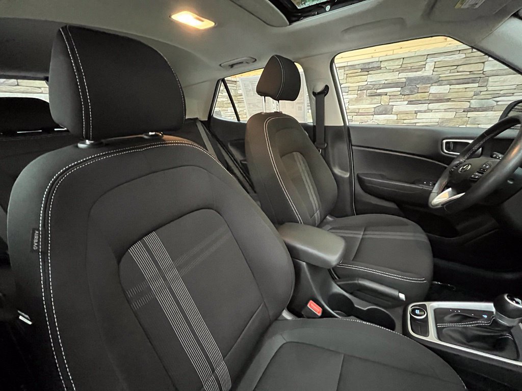 Used 2024 Hyundai Venue SEL FWD image 21